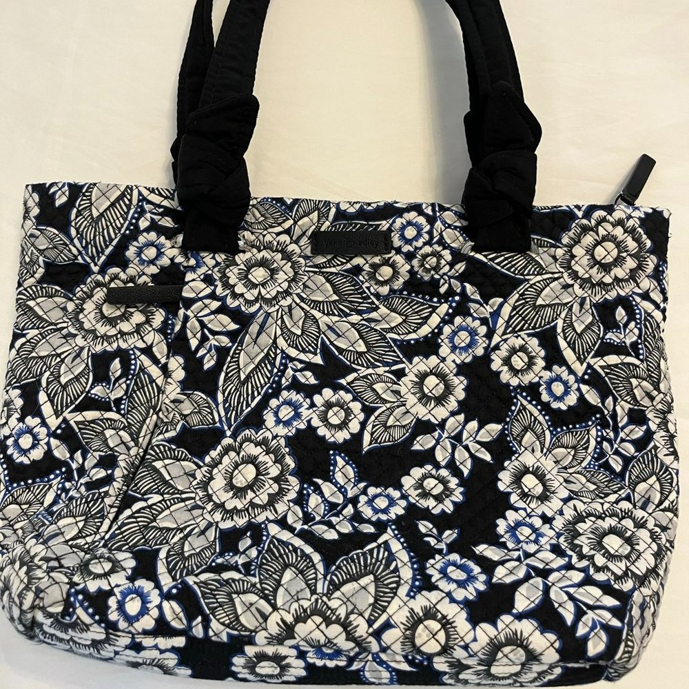 Vera Bradley Snow Lotus pattern tote
